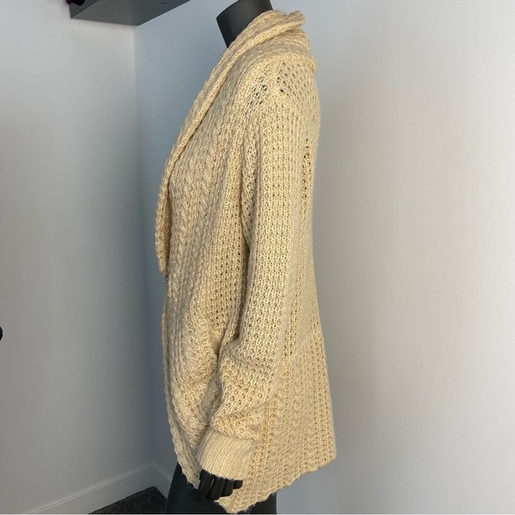 ⚪️ Suzy Shier Cream Cardigan Sweater - Picture 3 of 10